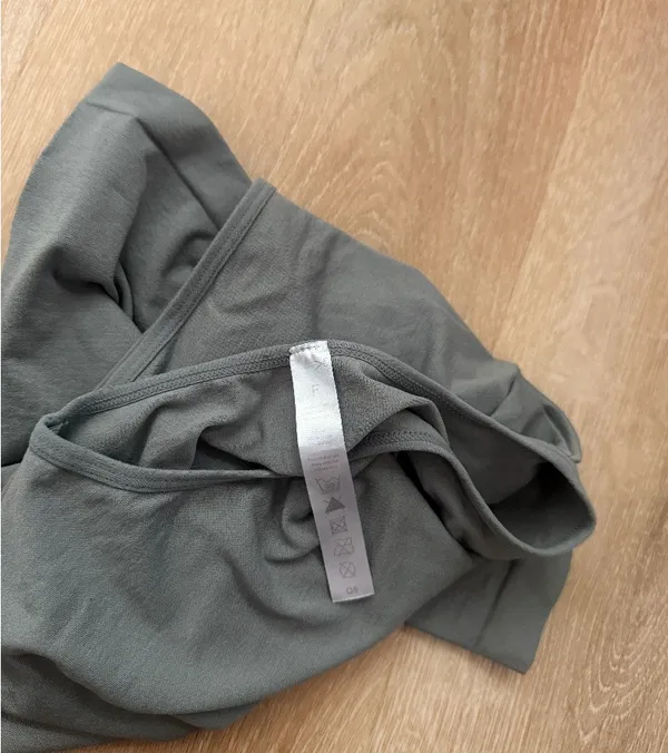 Gray Cropped Workout Tee Size Small - Image 5