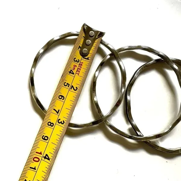 Cream and black enamel bundle of 3 wavy bangle bracelets - Image 4