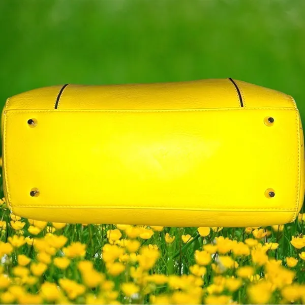 Beautiful yellow satchel purse with shoulder straps!! - Image 7