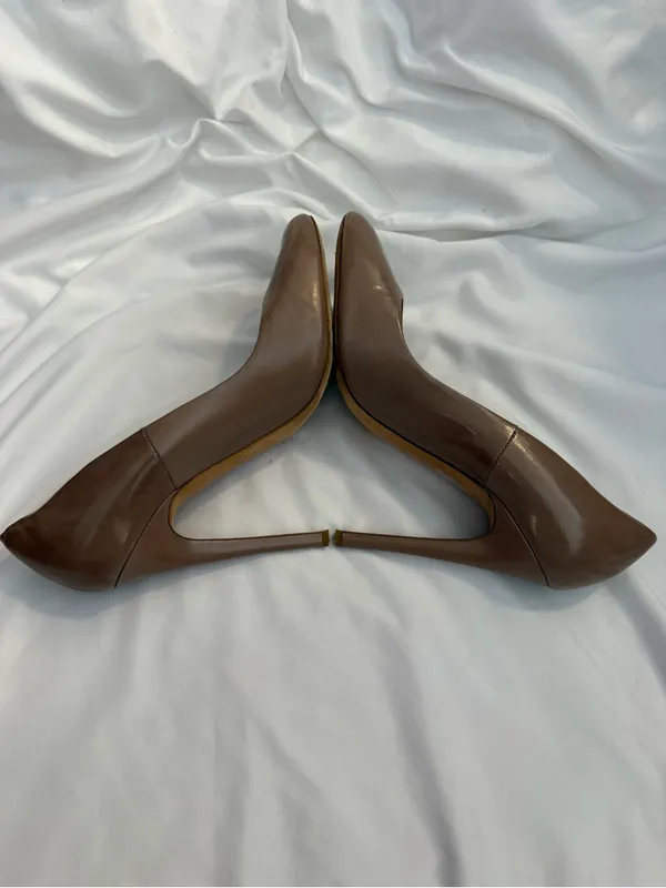 EUC Kurt Geiger London Eden Court Shoes in Natural Leather - Image 7
