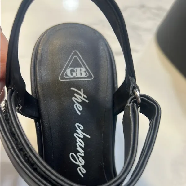 Gianni Bini Black Platform Shoes with Chunky Sole - Image 5