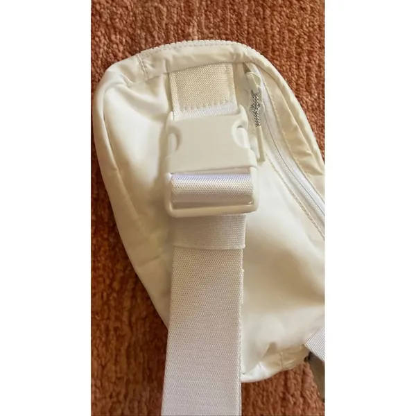 Lululemon Everywhere Belt Bag 1L White Opal O/S - Image 7