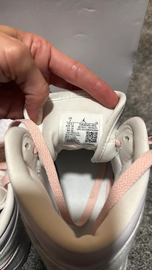 Air Jordan 1 Mid SE Lt Iron Ore/Atmosphere White - Image 2