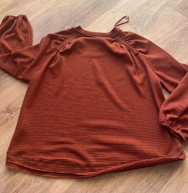 Brand New In Burnt Orange Top. Size medium. - Image 3