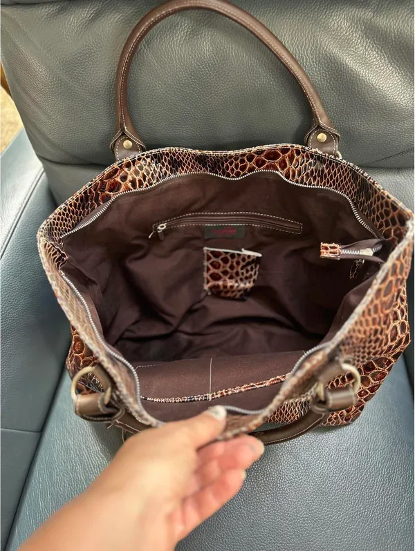 Brown Snake Print Women's Tote Bag with Chain and Tassel - Image 3