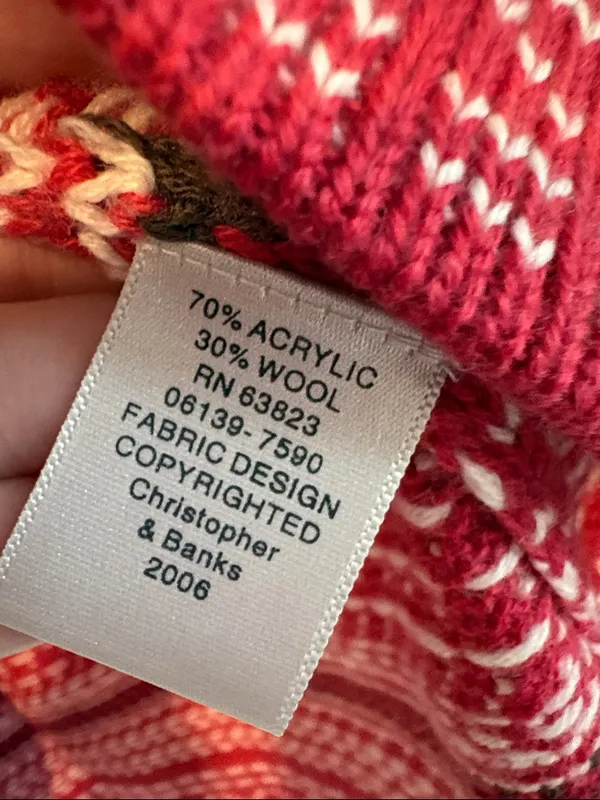 Red Nordic wool blend Knit Vest with Toggle Closure - Image 3