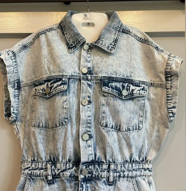 BLANK NYC Acid Wash Denim Romper size Large - Image 4
