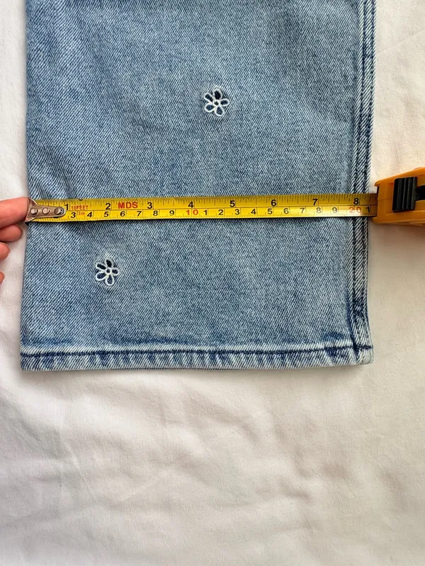 Hollister W25S Floral Embroidered Dad Jeans Light Wash - Image 5