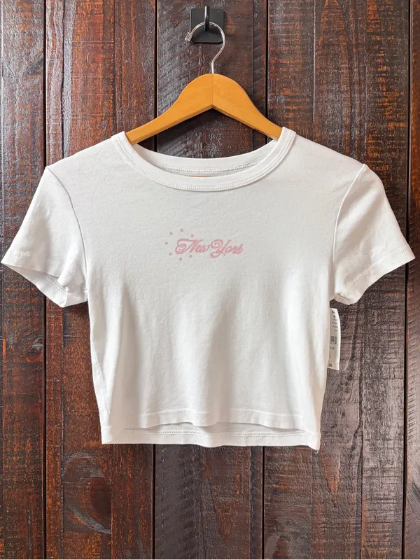 PacSun Cropped White Tee with New York Graphic - NWT XS - Image 2