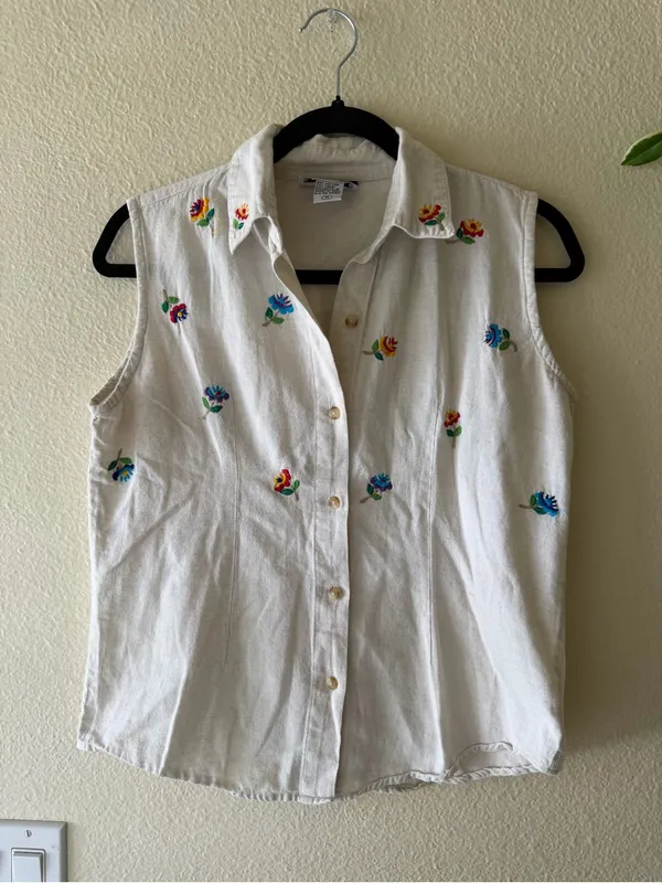 Vintage Sleeveless Embroidered Button-Front Cotton/Linen Top - Cream/Bei - Image 2