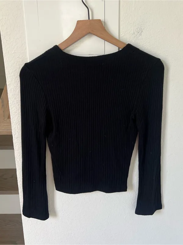 Reformation Jeans Geller Ribbed Knit Cardigan Sweater in Black - Image 4