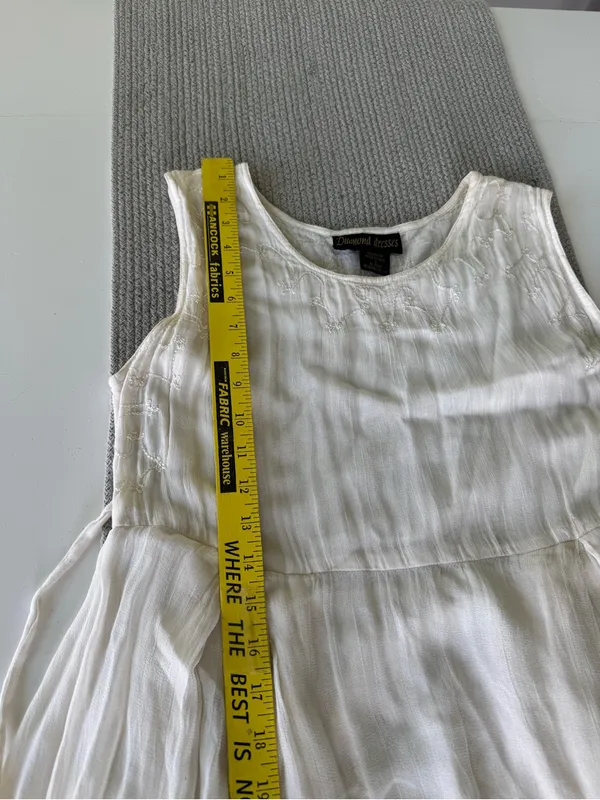 Vintage Diamond Dresses Ivory Floral Embroidered Tie Back Sleeveless Maxi Dress - Image 9