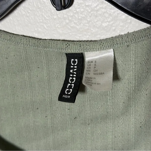 Divided by H&M‎ Ribbed Olive Green Women's Top Casual Size Small - Image 3