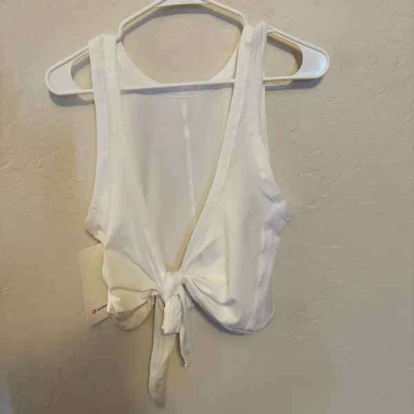 Lululemon Its A Tie Tank. NWT Sz 8. White. Choose your look and fit in this tank - Image 2