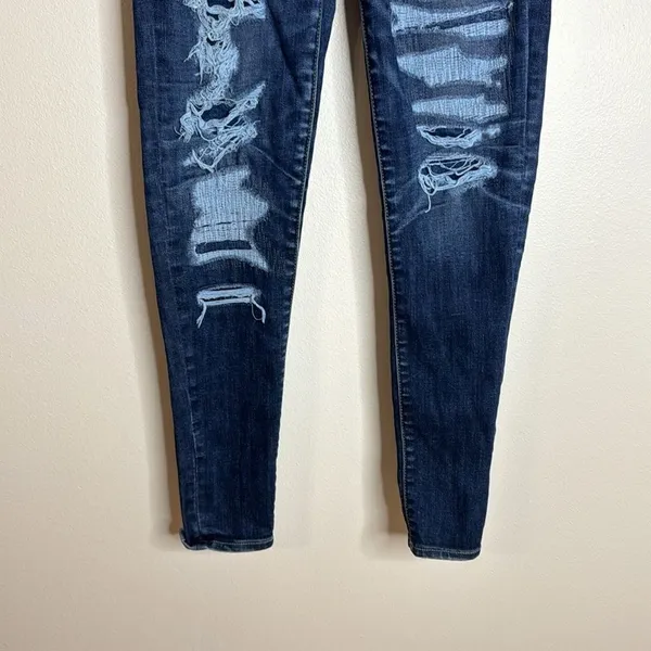 American Eagle Women's Super Stretch High-Rise Distressed Jegging‎ Jeans Size 6 - Image 3