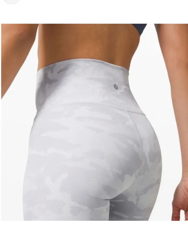 Lululemon Wunder Under High-Rise Tight in Luxtreme Camo White‎ size 6 - Image 2