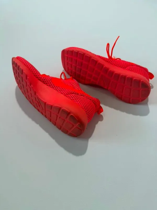 Nike Women's Running Shoes Roshe One Hyper Breathe 'Total Crimson' 833826-800 - Image 6