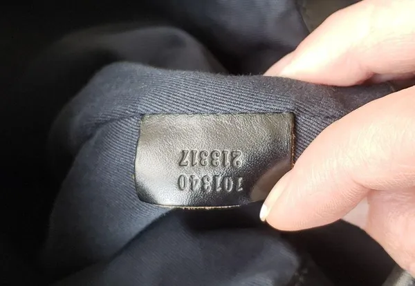 Gucci tote Authentic Crossbody w/ GG logo - Image 4