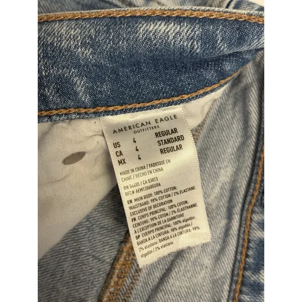 American Eagle Outfitters Distressed Light Wash Jeans Plaid Patch Detail Size 4 - Image 7