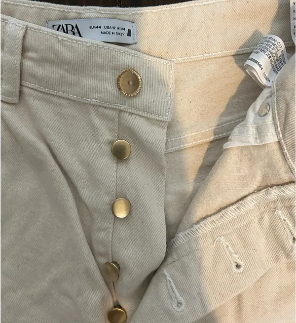 Cream Zara Jean shorts - Image 2