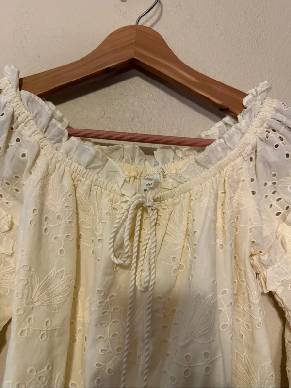 Anthro Seen Worn Kept Jane Eyelet Lace Off- The-Shoulder Shoulder Blouse Size 6 - Image 5