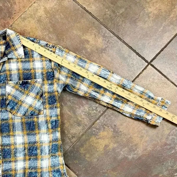 Love Fire Women Long Sleeve Acid Washed Plaid Button Up Small - Image 6