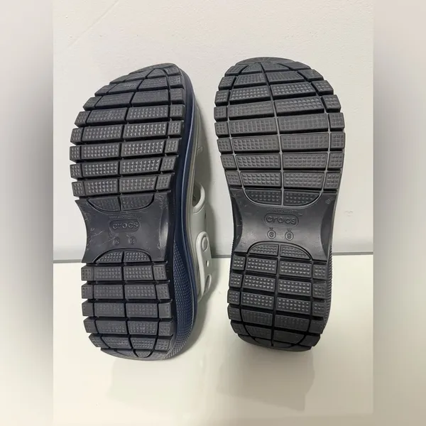 CROCS Gray and Navy Platform Sandals - Image 6