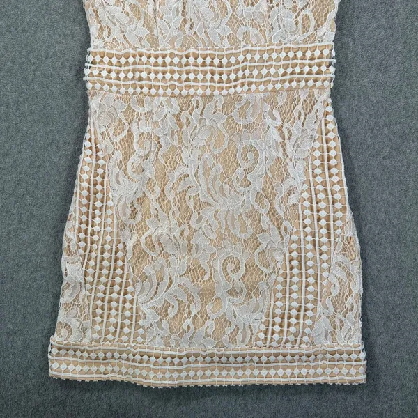 PrettyLittleThing Women's 6 White Lace High Neck Crochet Bodycon Dress New - Image 3