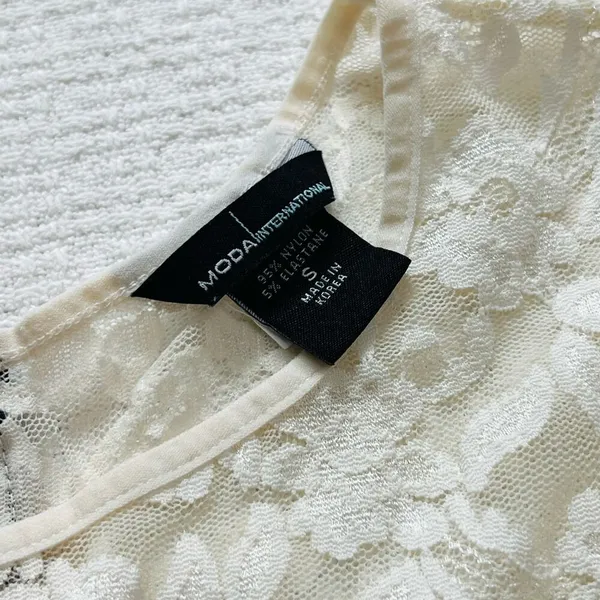 VS MODA Intl Lace Top Y2K Boho Sm Cream Back Zip-Up - Victoria’s Secret Holiday - Image 2