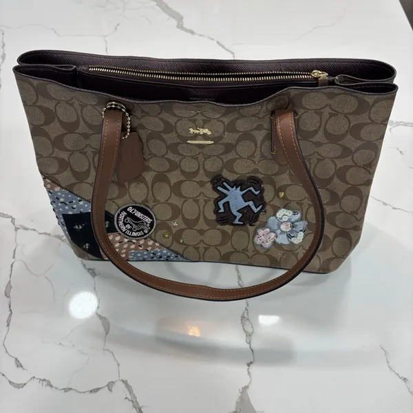 Coach x Keith Haring Purse Avenue Carryall in Signature Canvas Patches - Image 11