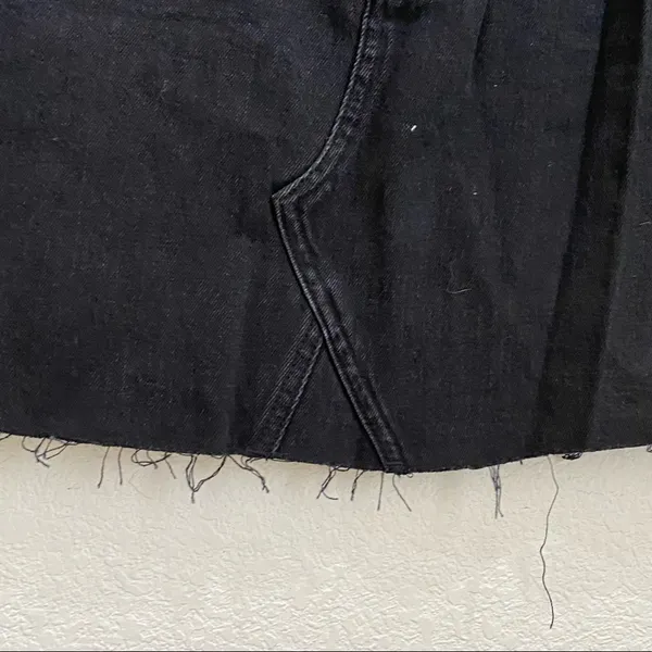 Lunar Wash “Frisco” Black Denim Raw Hem Mini Skirt Size 32 - Image 6