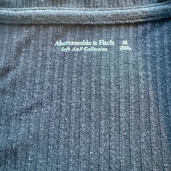Abercrombie & Fitch Black Ribbed Knit Surplice Crossover Top M Wrap Look - Image 5