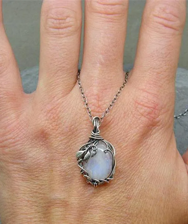 White Rainbow Moonstone Gemstone Silver Vintage Style Necklace- Pendant - Image 4