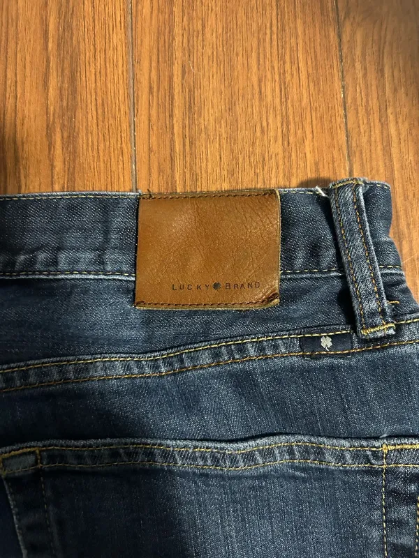 Lucky Brand Jeans 363 Vintage Straight 32x32 - Image 3