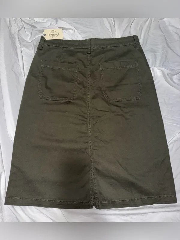 St. John's Bay Women's Size 12 Olive Green Utility Midi Skirt with Pockets NWT - Image 2