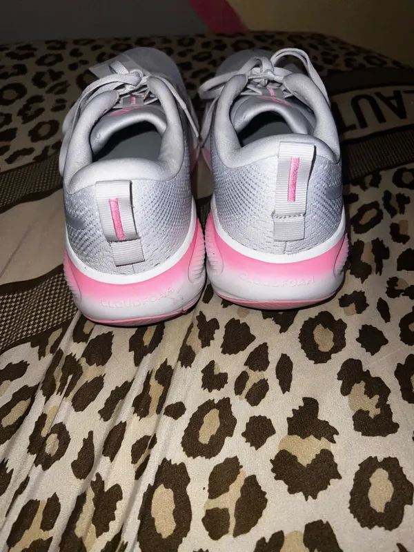 Adidas Pink and white brooks - Image 3