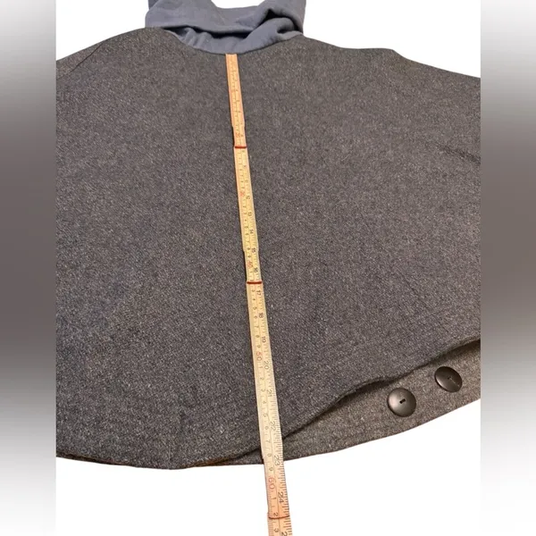Synergy Organic Clothing Gray 100% Wool Cape Poncho Funnel Neck Small Minimalist - Image 11