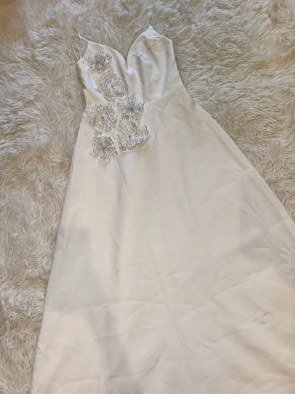 NEW ELLIATT Stella white 3d floral applique A-line bridal maxi gown dress sz M - Image 6