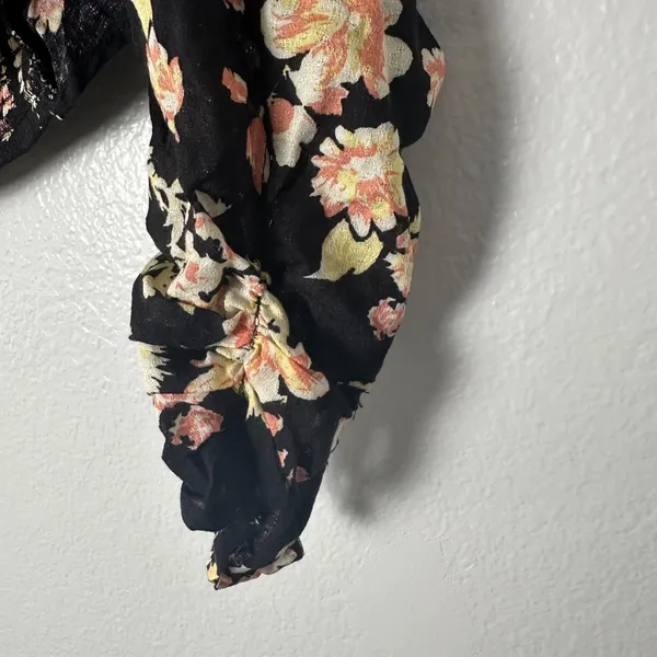 Free People Size-L/G Top Hilary‎ Printed Floral Cropped Black - Image 15