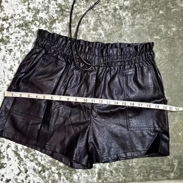 Faux‎ Leather High Waist Shorts Black Size L - Image 5