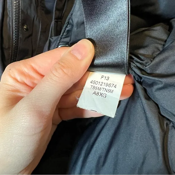 The North Face Women’s Navy Blue‎ Parka Coat Medium Puffer - Image 11
