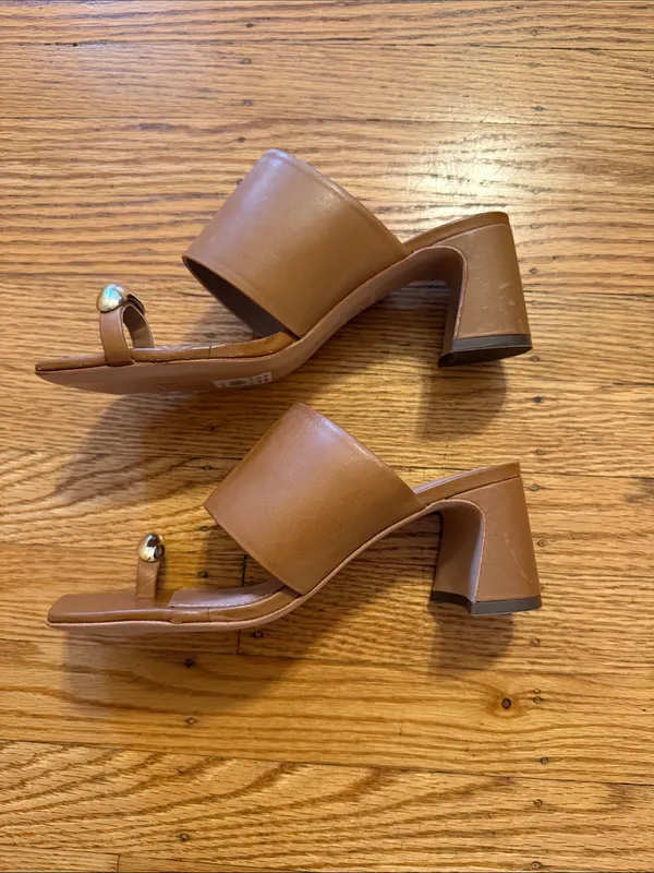 NWOB Anthropologie Tan Leather Block Heel Toe-Ring Slides with Gold Accents - Image 5