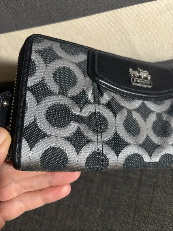 Coach Wallet Womens Zip Around CC Initial Logo - Image 12