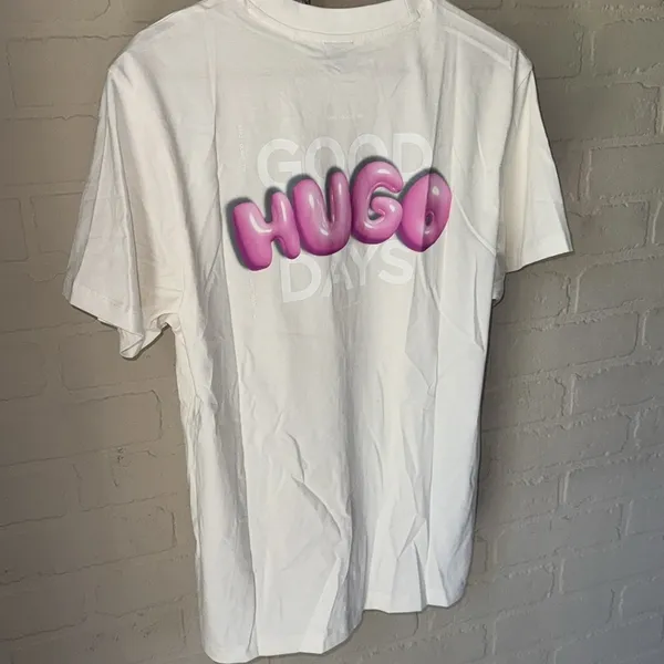 HUGO White shirt Short Sleeve Tee with Graphic Detail new small unisex - Image 8