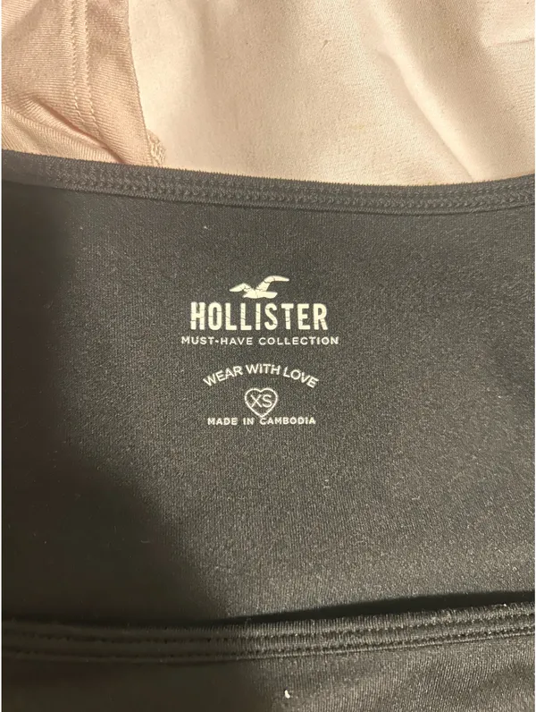 Hollister Top Short Sleeve - Image 3