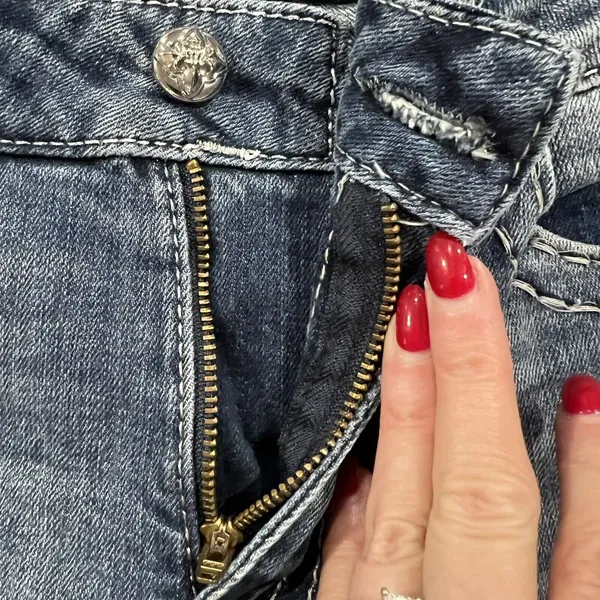 Miss Me Size 27 Boyfriend Shorts Mid Rise Cuff Stretch Rhinestone Stud Pockets - Image 9