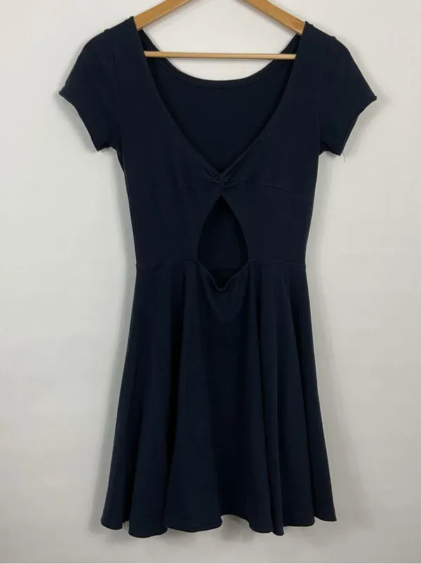 Abercrombie & Fitch Twist Open‎ Back Skater Dress size Medium - Image 4