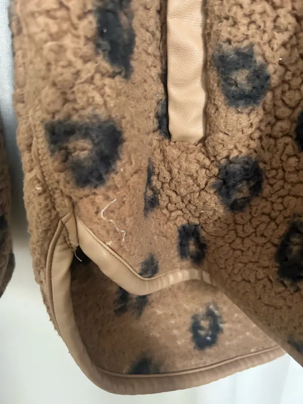 Abercrombie Leopard Pullover Sherpa - Image 3