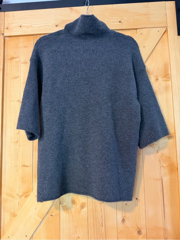 Zara Knit Italian Yarn Charcoal Gray Short Sleeve Funnel Neck Sweater Size M - Image 8