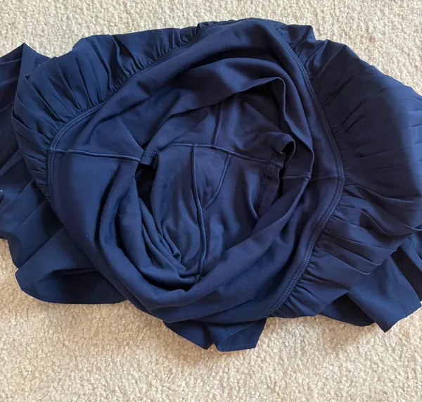 Aerie OFFLINE Shorts Navy Pleated - Image 4